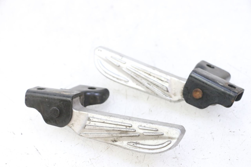 photo de PAIR OF REAR FOOTRESTS PEUGEOT TWEET 4T 50 (2018 - 2020)