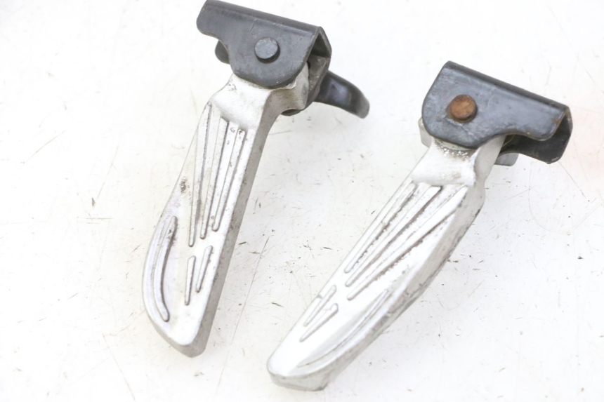 photo de PAIR OF REAR FOOTRESTS PEUGEOT TWEET 4T 50 (2018 - 2020)