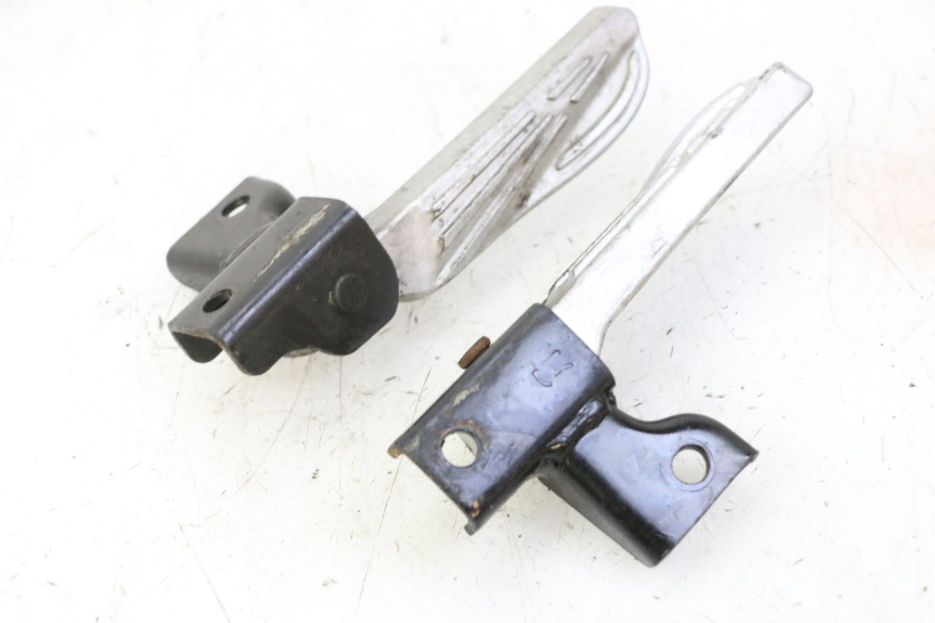 photo de PAIR OF REAR FOOTRESTS PEUGEOT TWEET 4T 50 (2018 - 2020)