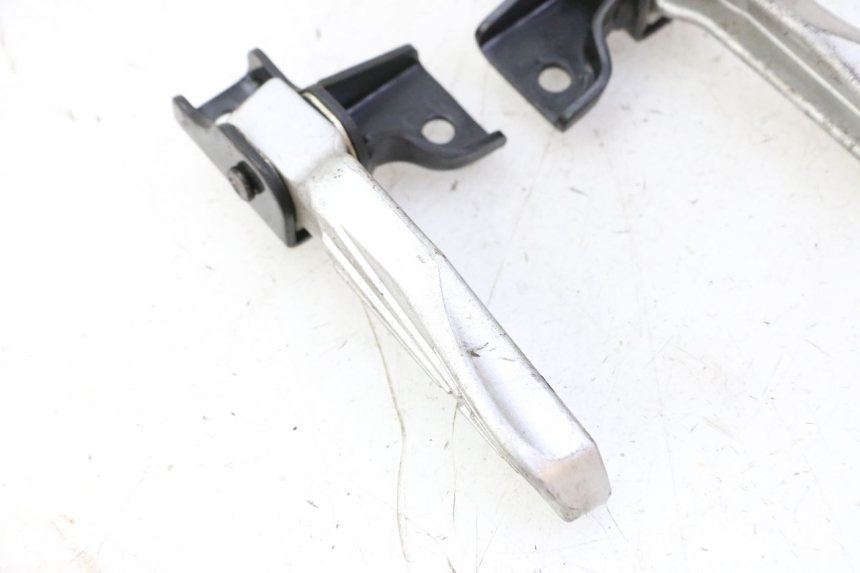 photo de PAIR REAR FOOTRESTS PEUGEOT TWEET PRO CARGO 50 (2018 - 2020)