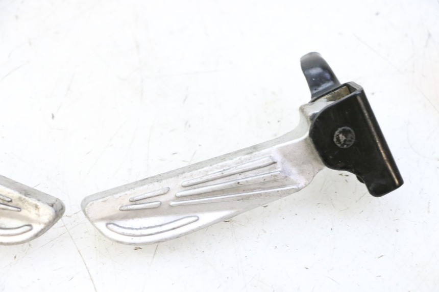 photo de PAIR REAR FOOTRESTS PEUGEOT TWEET PRO CARGO 50 (2018 - 2020)