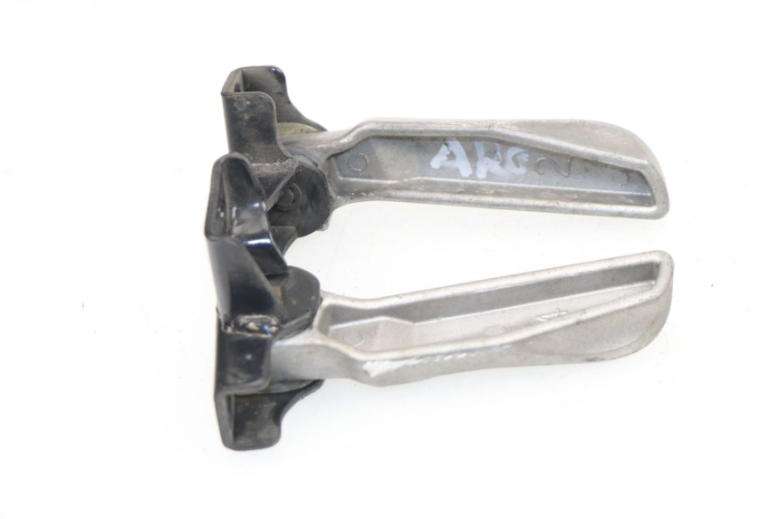 photo de PAIR OF REAR FOOTRESTS PEUGEOT TWEET 125 (2010 - 2017)