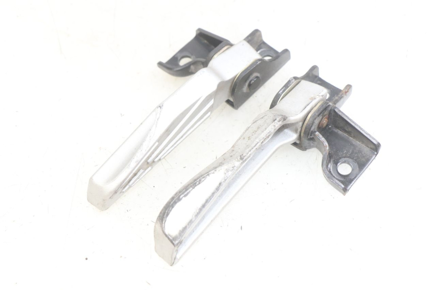 photo de PAIR OF REAR FOOTRESTS PEUGEOT TWEET 125 (2018 - 2021)