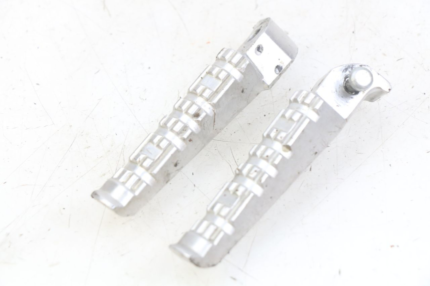 photo de PAIR OF REAR FOOTRESTS YAMAHA X-MAX XMAX 125 (2010 - 2014)