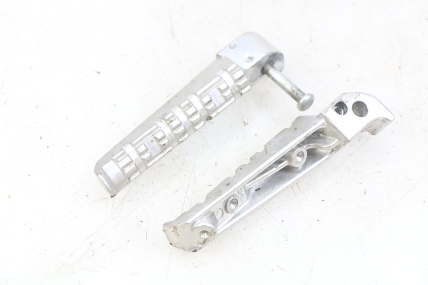 photo de PAIR OF REAR FOOTRESTS YAMAHA X-MAX XMAX 125 (2010 - 2014)