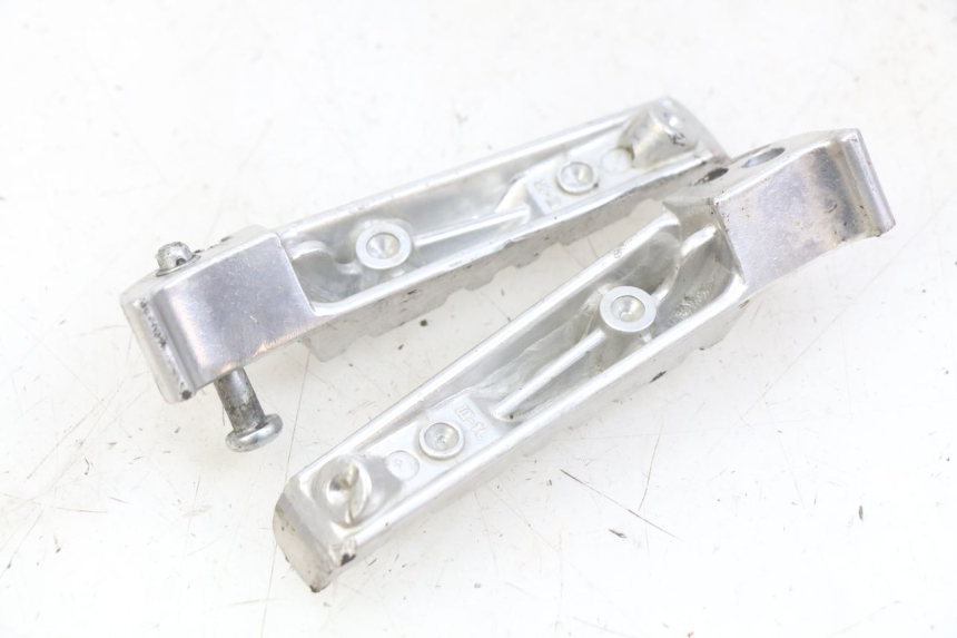 photo de PAIR OF REAR FOOTRESTS YAMAHA X-MAX XMAX 125 (2010 - 2014)