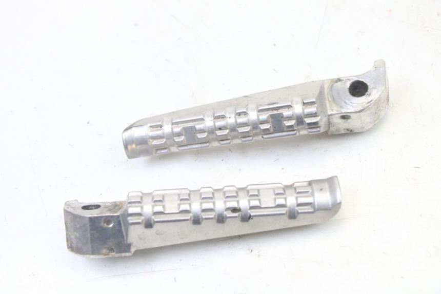 photo de PAIR OF REAR FOOTRESTS YAMAHA X-MAX XMAX 125 (2010 - 2014)