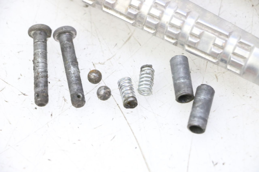 photo de PAIR OF REAR FOOTRESTS YAMAHA X-MAX XMAX 125 (2010 - 2014)