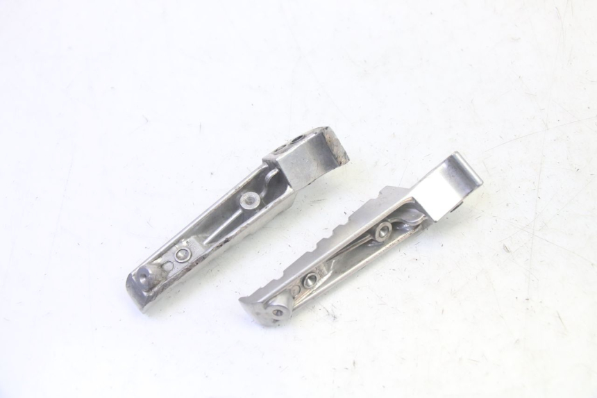 photo de PAIR OF REAR FOOTRESTS YAMAHA X-MAX XMAX 125 (2010 - 2014)