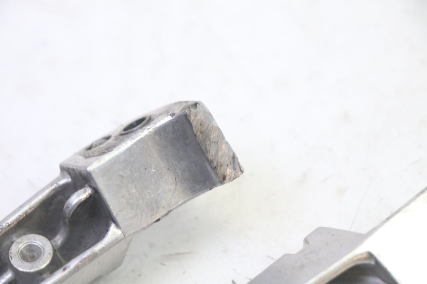 photo de PAIR OF REAR FOOTRESTS YAMAHA X-MAX XMAX 125 (2010 - 2014)