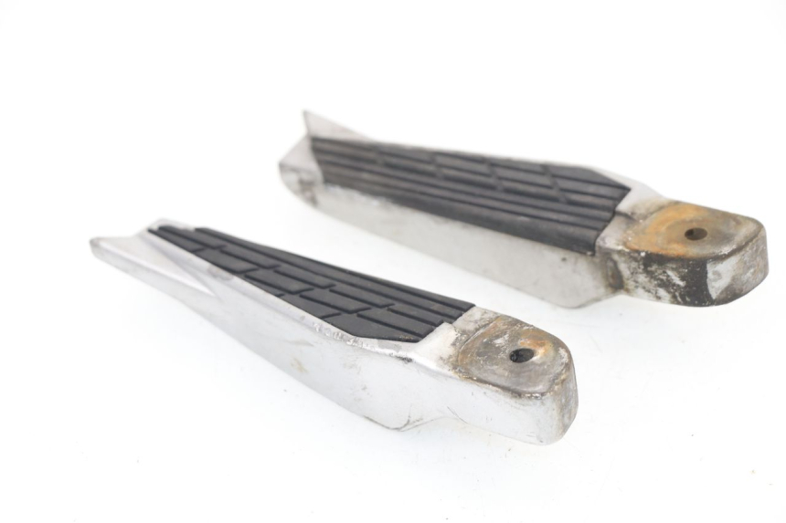 photo de PAIR REAR FOOTRESTS KYMCO XCITING 500 (2007 - 2010)