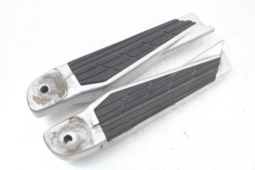 photo de PAIR REAR FOOTRESTS KYMCO XCITING 250 (2006 - 2009)