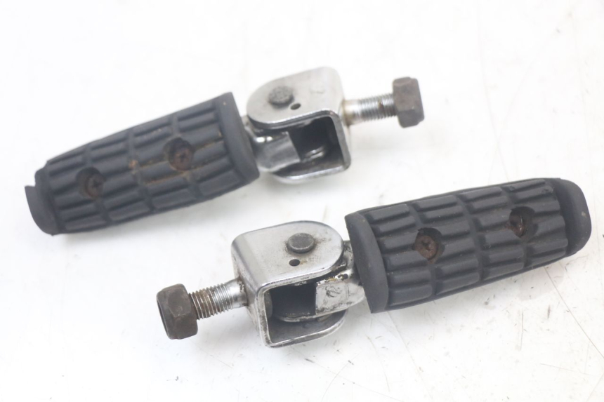 photo de PAIR OF REAR FOOTRESTS YAMAHA FJ 3CX 1200 (1986 - 1996)