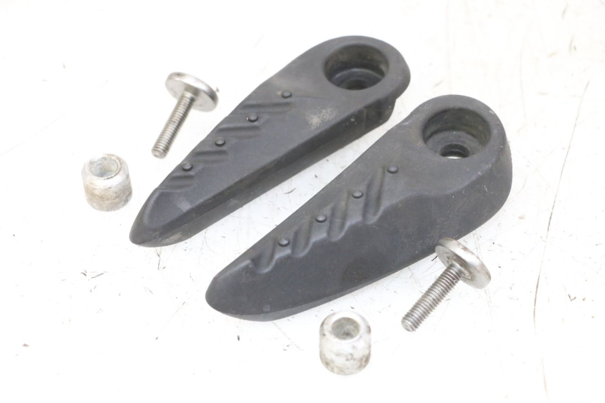 photo de PAIR OF REAR FOOTRESTS YAMAHA NEO'S 4T 50 (2008 - 2016)