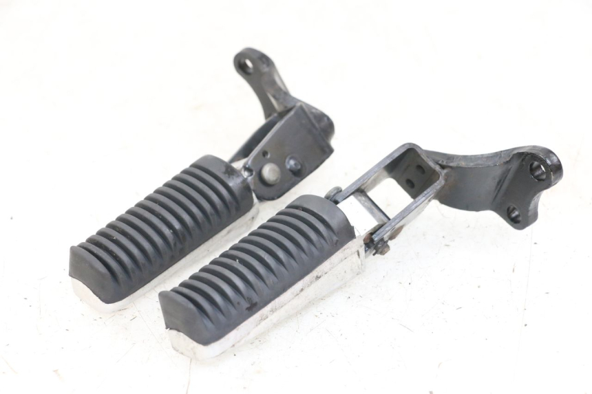 photo de PAIR OF REAR FOOTRESTS YAMAHA X-MAX XMAX 250 (2006 - 2009)