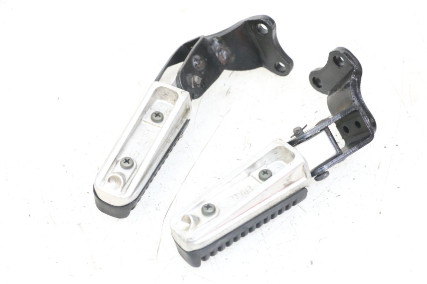 photo de PAIR OF REAR FOOTRESTS YAMAHA X-MAX XMAX 250 (2006 - 2009)