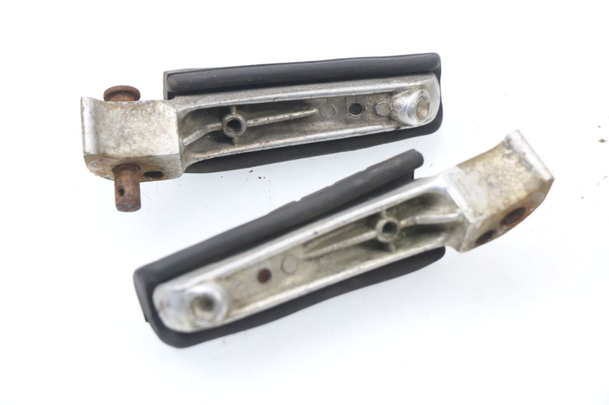 photo de PAIR REAR FOOTRESTS YAMAHA XJN XJ N DIVERSION 600 (1994 - 1997)