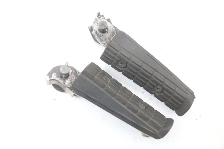 photo de PAIR REAR FOOTRESTS YAMAHA XJS DIVERSION 600 (1997 - 1999)