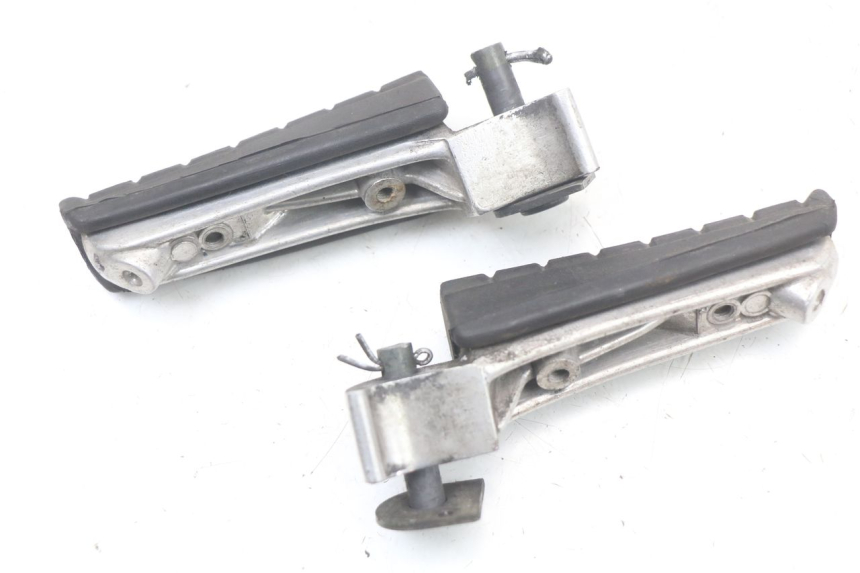 photo de PAIR REAR FOOTRESTS YAMAHA XJS DIVERSION 600 (1997 - 1999)