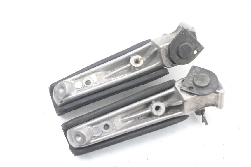 photo de PAIR REAR FOOTRESTS YAMAHA XJS DIVERSION 600 (1997 - 1999)