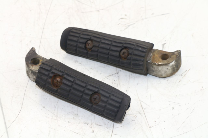 photo de PAIR REAR FOOTRESTS YAMAHA XJS DIVERSION 600 (1997 - 1999)