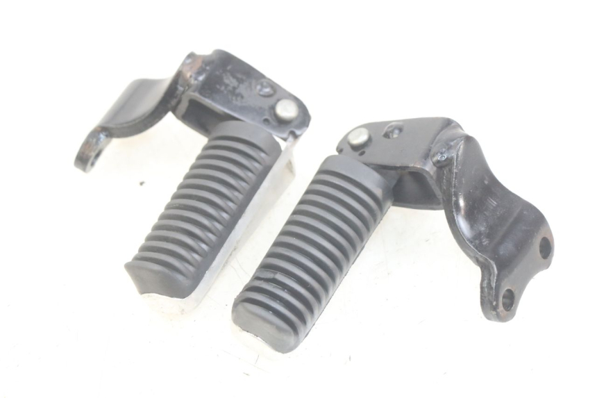 photo de PAIR OF REAR FOOTRESTS YAMAHA XMAX X-MAX 125 (2006 - 2009)