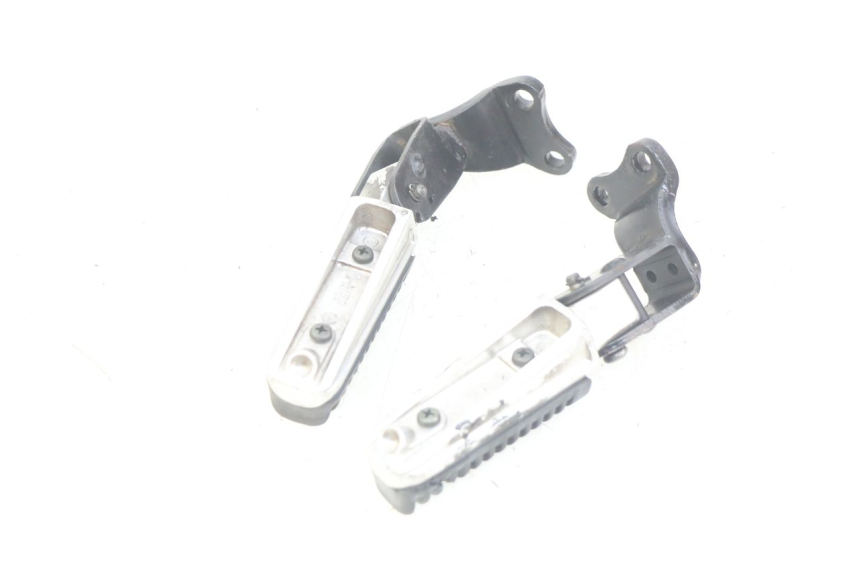 photo de PAIR OF REAR FOOTRESTS YAMAHA XMAX X-MAX 125 (2006 - 2009)