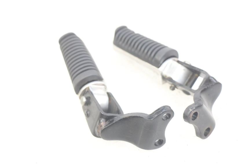 photo de PAIR OF REAR FOOTRESTS YAMAHA XMAX X-MAX 125 (2006 - 2009)