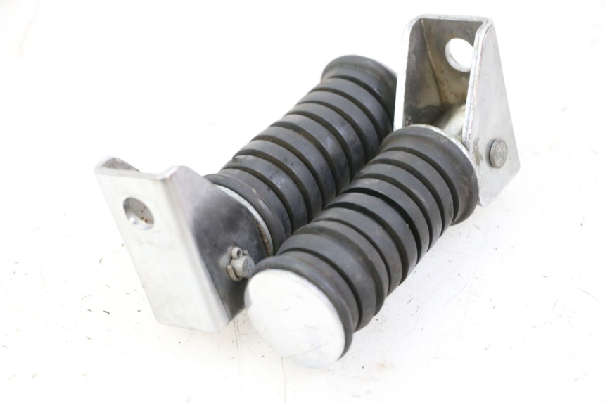 photo de PAIR REAR FOOTRESTS YAMAHA XV VIRAGO 535 (1988 - 2004)