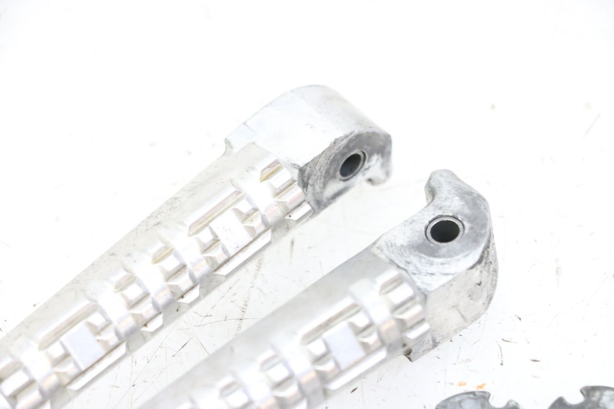 photo de PAIR REAR FOOTRESTS YAMAHA YP T-MAX TMAX 530 (2017 - 2020)