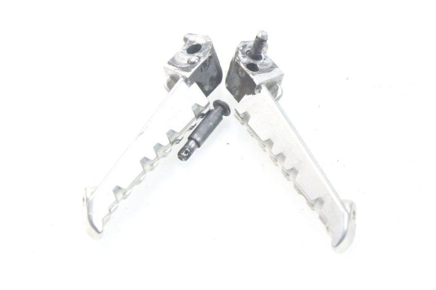 photo de PAIR REAR FOOTRESTS YAMAHA YP X-MAX XMAX 400 (2014 - 2017)