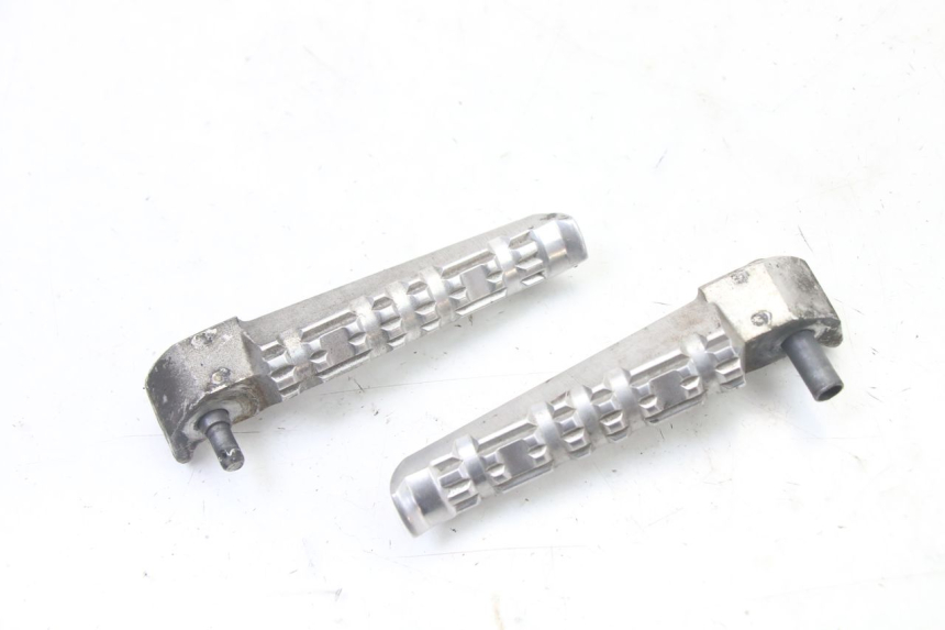 photo de PAIR REAR FOOTRESTS YAMAHA YP X-MAX XMAX 400 (2014 - 2017)