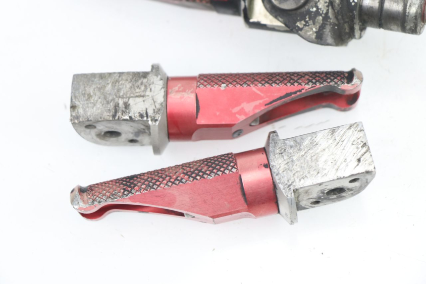 photo de REAR FOOTREST PAIR KAWASAKI Z S 750 (2003 - 2006)