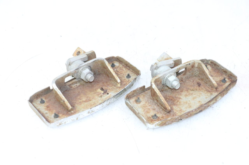 photo de PAIR FRONT FOOTREST HYOSUNG GV AQUILA 125 (2000 - 2004)