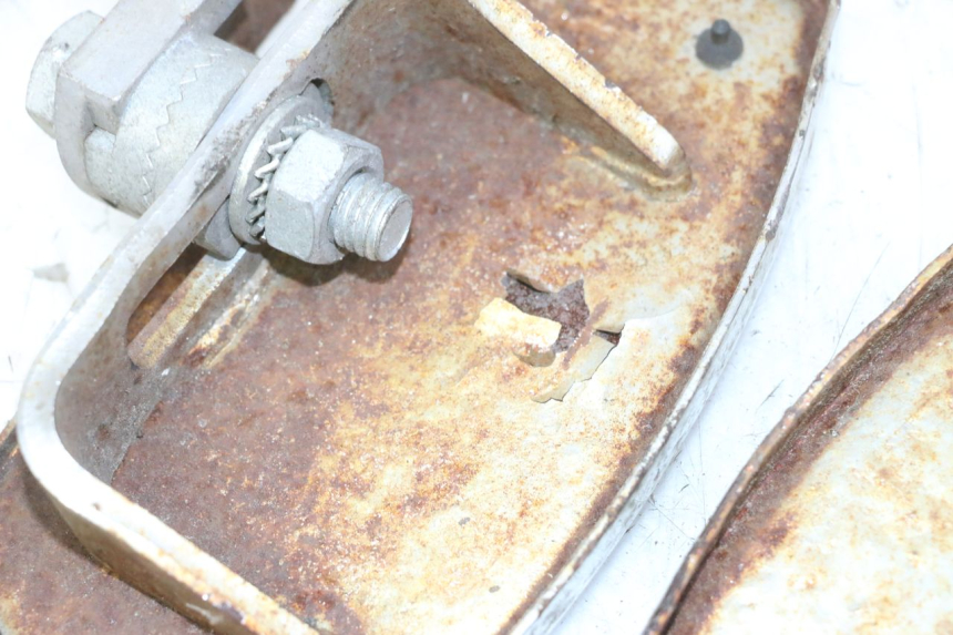 photo de PAIR FRONT FOOTREST HYOSUNG GV AQUILA 125 (2000 - 2004)