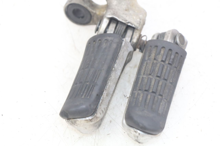 photo de PAIR OF FRONT FOOTRESTS HONDA CBR F SC25 1000 (1989 - 1992)
