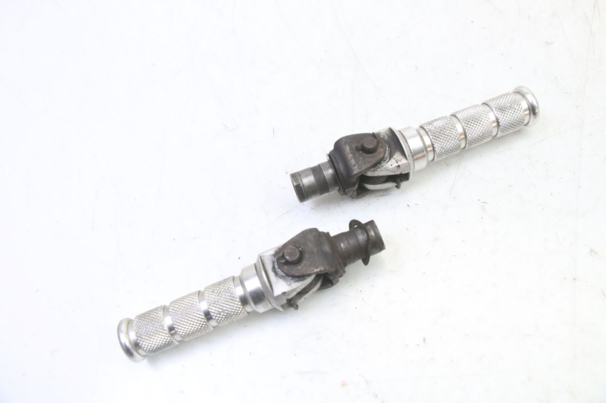 photo de PAIR OF FRONT FOOTRESTS HONDA CBR RR FIREBLADE 900 (1992 - 1994)