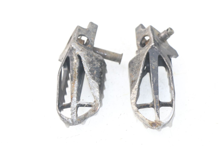 photo de PAIR FRONT FOOTREST HONDA CRF CR-F 450 (2005 - 2008)