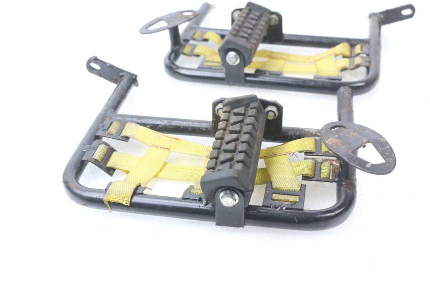 photo de PAIR FRONT FOOTREST CHINESE QUAD DIAMOND R 250 (2005 - 2010)