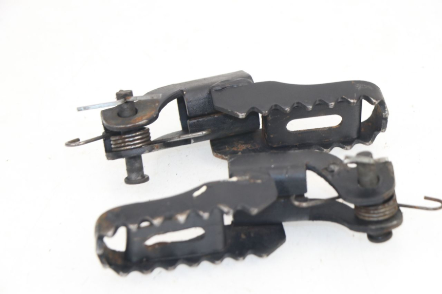 photo de PAIR FRONT FOOTREST KXD DIRT BIKE 607 125 (2014 - 2020)