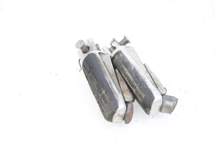 photo de PAIR OF FRONT FOOTRESTS YAMAHA FJR ABS 1300 (2006 - 2012) - Component detail