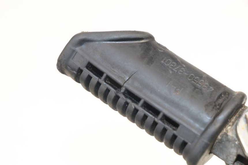 photo de PAIR FRONT FOOTREST SUZUKI GN 125 (1997 - 2000)