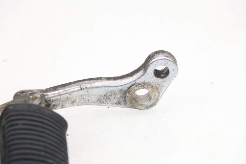 photo de PAIR FRONT FOOTREST SUZUKI GN 125 (1997 - 2000)
