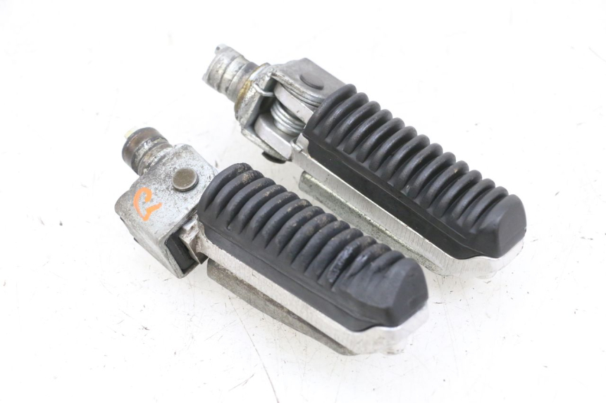 photo de PAIR FRONT FOOTREST SUZUKI GSF N BANDIT 600 (1996 - 1999) - Main view