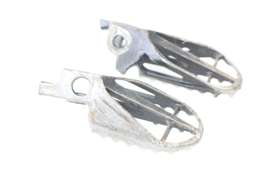 photo de PAIR FRONT FOOTREST HONDA CRF CR-F 450 (2001 - 2005)