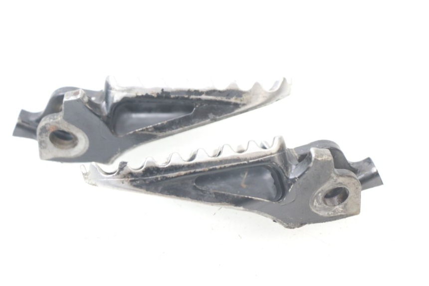 photo de PAIR FRONT FOOTREST HONDA CRF CR-F 450 (2001 - 2005)