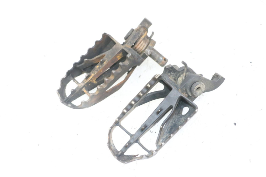 photo de PAIR FRONT FOOTREST KAWASAKI KX F KXF 450 (2009 - 2011)