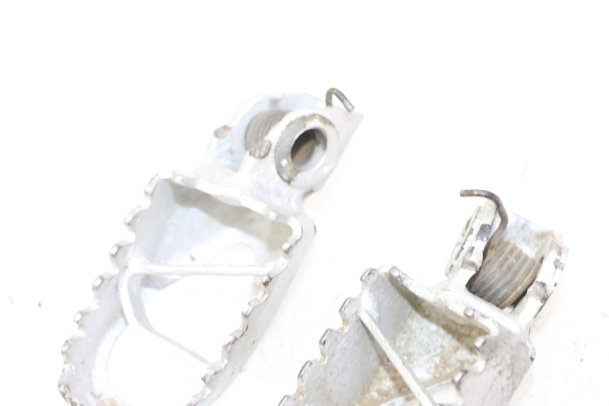 photo de PAIR FRONT FOOTREST KAWASAKI KX 65 (2000 - 2019)
