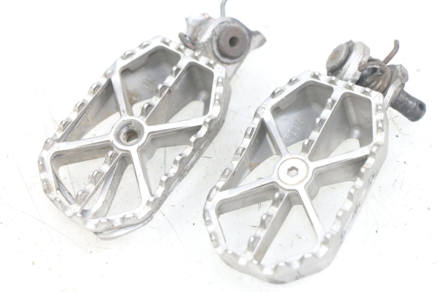 photo de PAIR OF FRONT FOOTRESTS KAWASAKI KXF KX-F 250 (2012 - 2014)