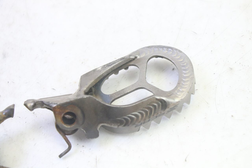 photo de PAIR FRONT FOOTREST KAWASAKI KXF KX-F 250 (2017 - 2019) - Markings and original references